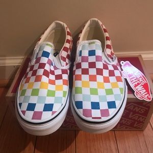 BNWT VANS RAINBOW CHECKERED SLIP ON, BOYS 4